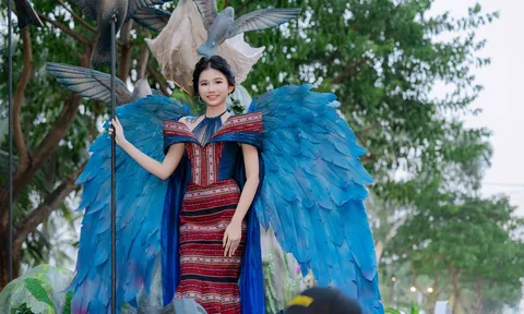 Quán quân Siêu mẫu nhí Toàn năng 2025 Nguyễn Huỳnh Yến Trang tỏa sáng cùng 9 Hoa hậu, Á hậu tại Carnival Festival Biển Khánh Hòa 2026