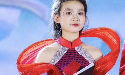 Lưu Huyền Anh – Đại sứ Truyền thông bản lĩnh, tỏa sáng trên sân khấu Lào Cai Fashion Show mùa 3