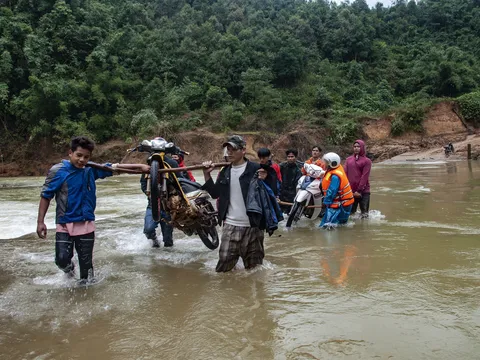 Nhóm thiện Nguyện Thanhh An lan tỏa yêu thương đến với miền Trung