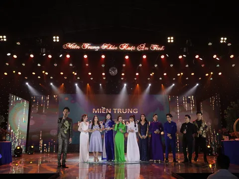 Hà Kiều Anh đấu giá thành công hai vật phẩm giá trị gây quỹ ủng hộ miền Trung