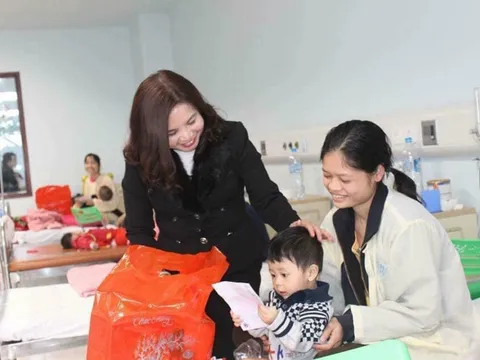 Nữ doanh nhân Nguyễn Thanh Hương với tấm lòng thiện nguyện đã giúp 250 trẻ em được mổ tim miễn phí.