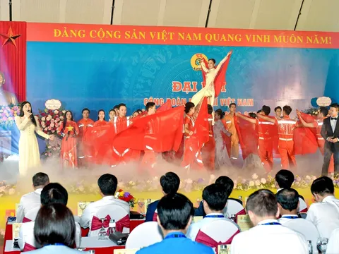 NSƯT Hương Giang cùng dàn sao tỏa sáng tại Chương trình Nghệ thuật “Âm Vang Biển Dầu”