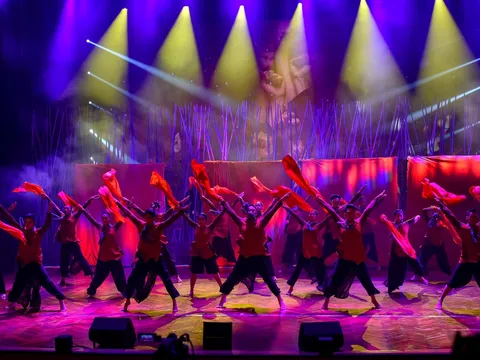 Đặc sắc Chương trình nghệ thuật "Ánh Sao Thành Đồng" của Đoàn Văn công Quân khu 7