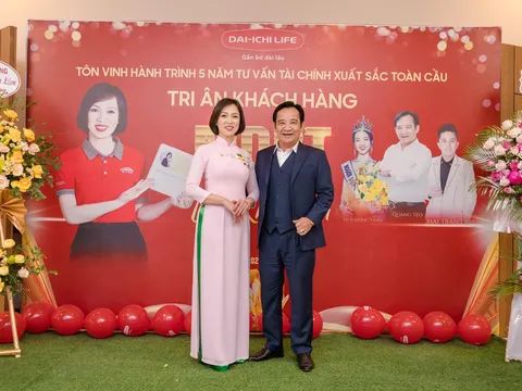 “Ngôi sao” tư vấn bảo hiểm cho showbiz Việt hé lộ bí quyết thu hút người nổi tiếng