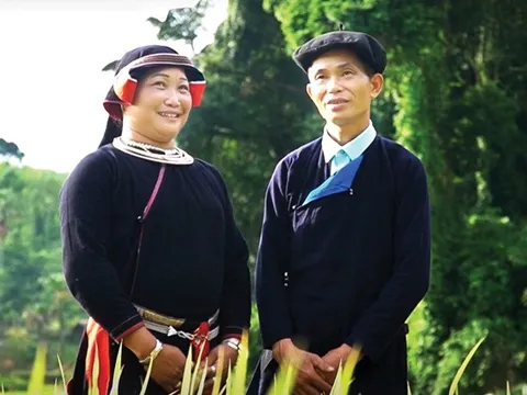 Trang phục truyền thống của người Dao áo dài ở Tuyên Quang