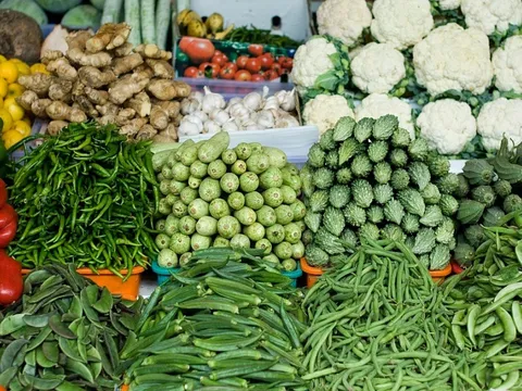 Giá thực phẩm hôm nay 14/10: Ảnh hưởng mưa bão, trái cây, rau củ tiếp tục tăng giá mạnh