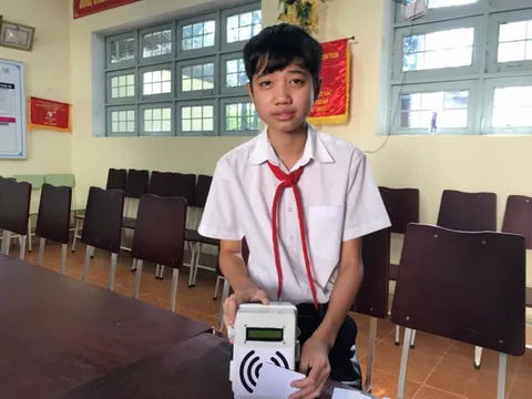 Thiết bị kiểm soát người trên ô tô của cậu học trò lớp 9