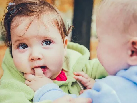 Bốn hành vi của trẻ hay bị nghĩ là bất thường