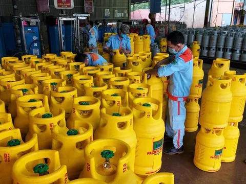 Giá gas tháng 11 tiếp tục tăng 19.000 đồng bình/12kg