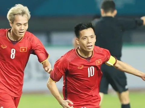 HLV Park triệu tập Văn Quyết