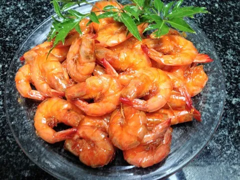 Cách làm món tôm rim nước dừa thịt ngọt, béo ngậy vô cùng hấp dẫn