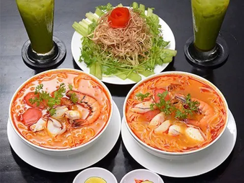 Cách làm bún thái chua cay, chuẩn vị xứ Chùa Vàng