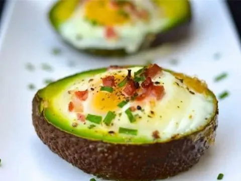 Cách làm món trứng nướng bơ tươi cho bữa sáng đầy năng lượng