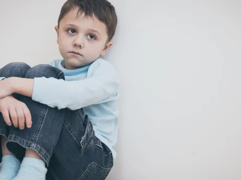 Trẻ tự kỷ phải được quan tâm và phát hiện sớm