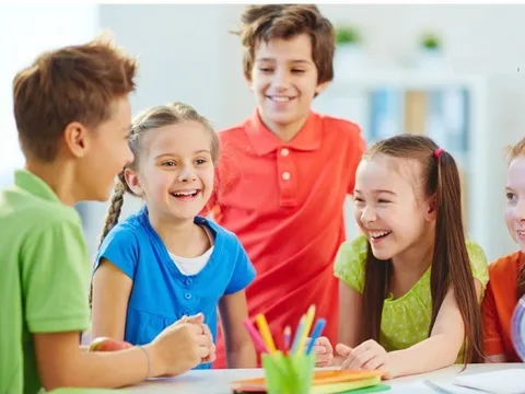 Trẻ chưa biết chữ, có nên cho học ngoại ngữ?