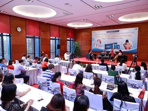 Bí quyết xương chắc khỏe bất chấp tuổi tác nhờ Zbone của NSƯT Minh Phương và NSND Tiến Đạt