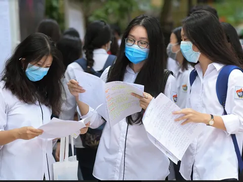 Nghiêm ngặt kiểm tra thí sinh vào làm thủ tục dự thi tốt nghiệp THPT 2020