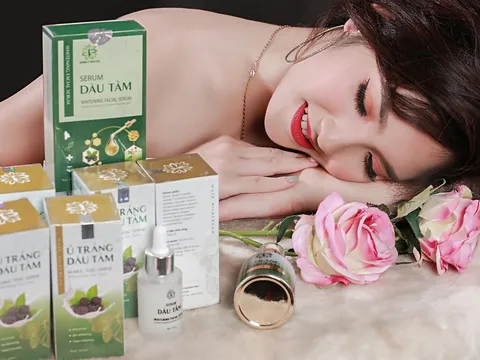 Bộ đôi sản phẩm dâu tằm Lan Chi có gì khiến chị em mê mẩn?