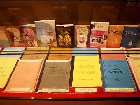 Xây dựng cơ sở dữ liệu tác phẩm văn học nghệ thuật