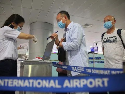 Dịch COVID-19: Chuyên gia vào Việt Nam ngắn ngày không phải cách ly tập trung 14 ngày
