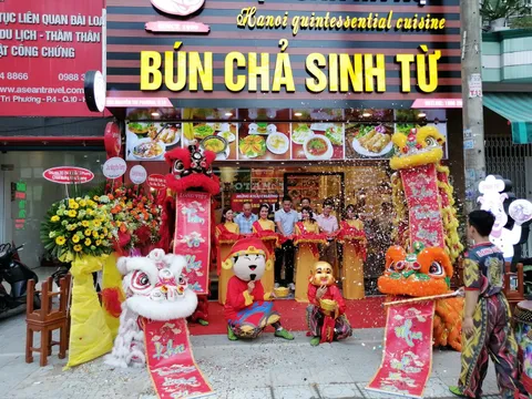 Bún Chả Truyền Thống Trong Lòng Hà Nội