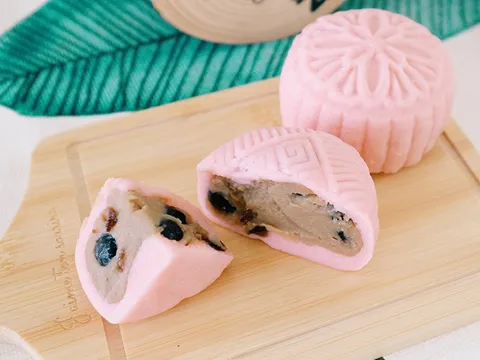 Cô gái biến tấu bánh trung thu độc lạ