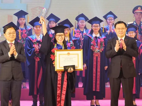 Vinh danh 88 thủ khoa tốt nghiệp đại học năm 2020