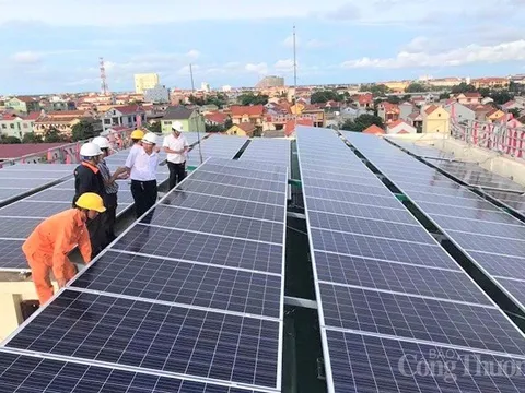 Miền Trung: Điện mặt trời mái nhà thu hút người dân lắp đặt