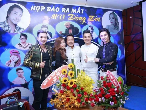 Hành trình nỗ lực theo đuổi dòng nhạc Bolero của ca sĩ, bầu show Gia Hy