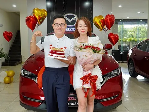 Góc “vợ nhà người ta”: Tặng chồng ô tô tiền tỷ nhân ngày sinh nhật