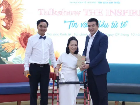 Nữ nhà văn cao 1m32 truyền cảm hứng về nghị lực sống tới sinh viên