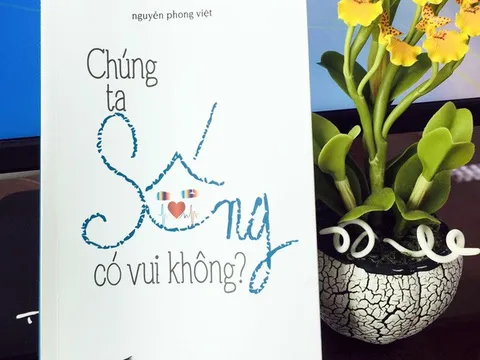 Nguyễn Phong Việt - ngồi đâu đó ghi chép lòng người