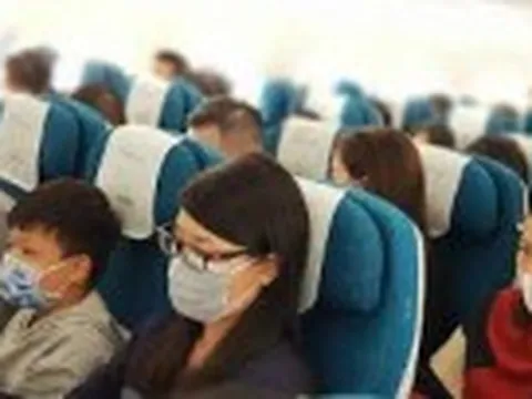Yêu cầu đeo khẩu trang tại các cảng hàng không, nhà ga để phòng COVID-19