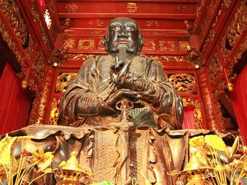 Hai pho tượng Trấn Vũ ở Hà Nội