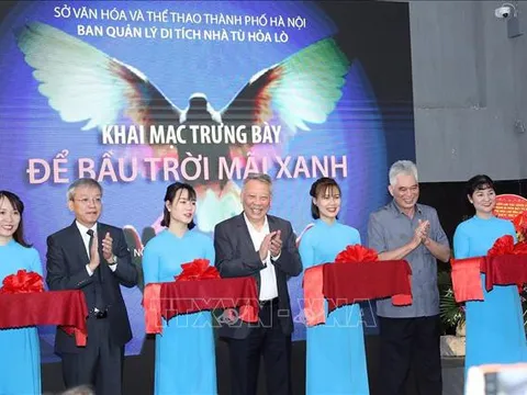 Trưng bày 'Để bầu trời mãi xanh' tại Di tích Nhà tù Hỏa Lò