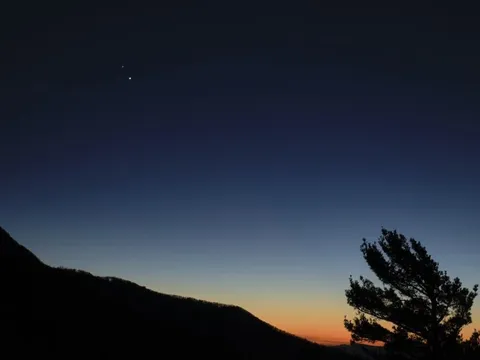 Sao Mộc, sao Thổ “hợp nhất” trên bầu trời đêm sau nhiều thế kỷ