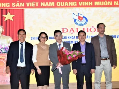 Nhà báo Vương Xuân Nguyên là Thư ký Chi hội Nhà báo Tạp chí Khoa học Phát triển Nông thôn Việt Nam nhiệm kỳ (2021-2024)