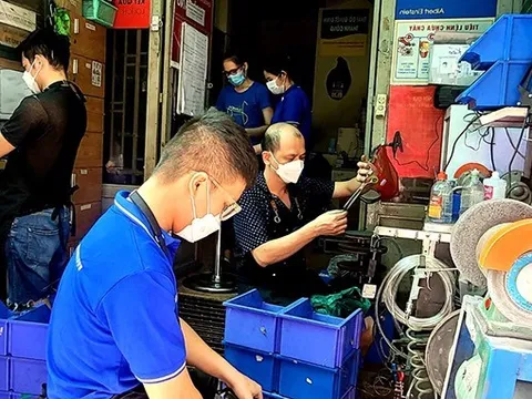 Quý PN máy mài kềm Nails vươn ra thế giới