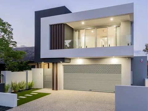 Cuộc đời có nhiều cánh cửa, nhưng chỉ có 1 cánh cửa về nhà nên hãy đầu tư thật xứng đáng!