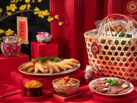 Chọn lựa giỏ quà và mâm cỗ Tết 2023