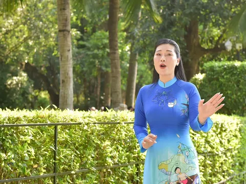 NSƯT Hương Giang thể hiện tinh tế, xúc động ca khúc “Lời Bác dặn trước lúc đi xa”