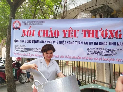 Nữ doanh nhân say mê làm từ thiện: “Hạnh phúc là giúp cho nhiều người hạnh phúc”
