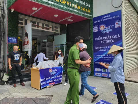 Kết nối yêu thương - Ấm áp tình người mùa dịch