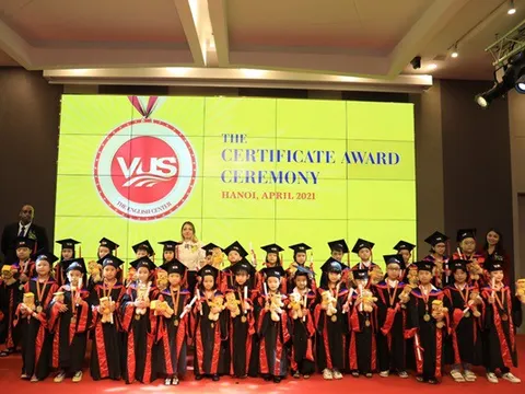 Lễ trao chứng chỉ Cambridge và chung kết VUS’s Got Talent 2021 của VUS Hà Nội